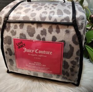 Juicy Coulture Grey Leopard Print Queen Plush Sheet set